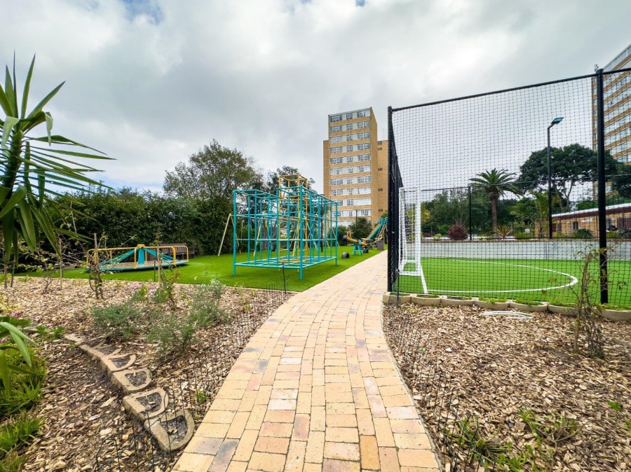 2 Bedroom Property for Sale in Loevenstein Western Cape